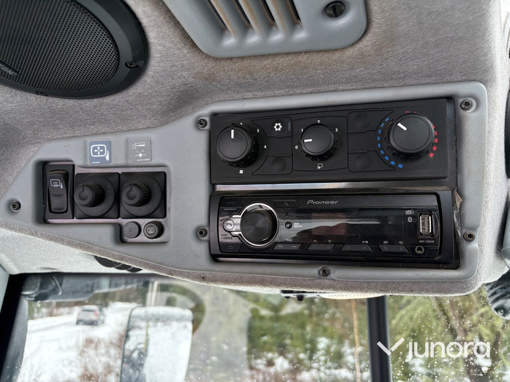 Traktor – Valtra N175 Direct, med twintrac & lastare