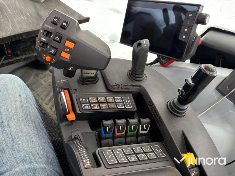 Traktor – Valtra N175 Direct, med twintrac & lastare