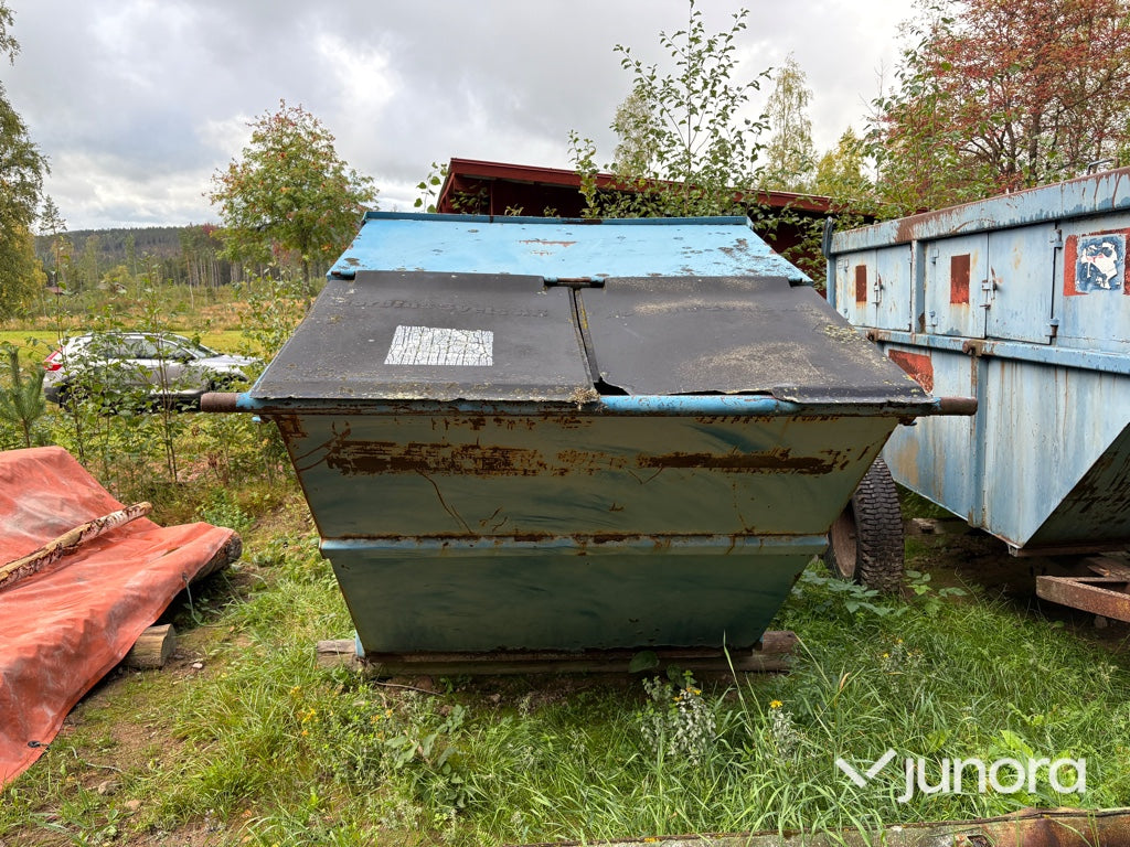 Täckt liftdumpercontainer 10 m3