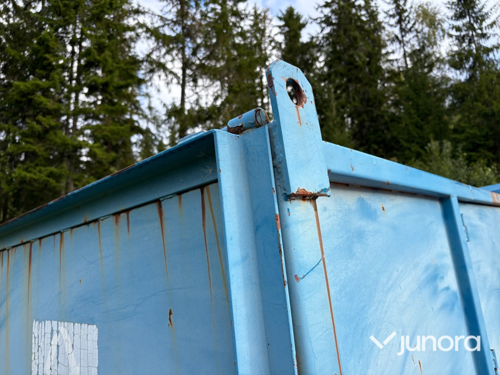 Täckt liftdumpercontainer 10 m3