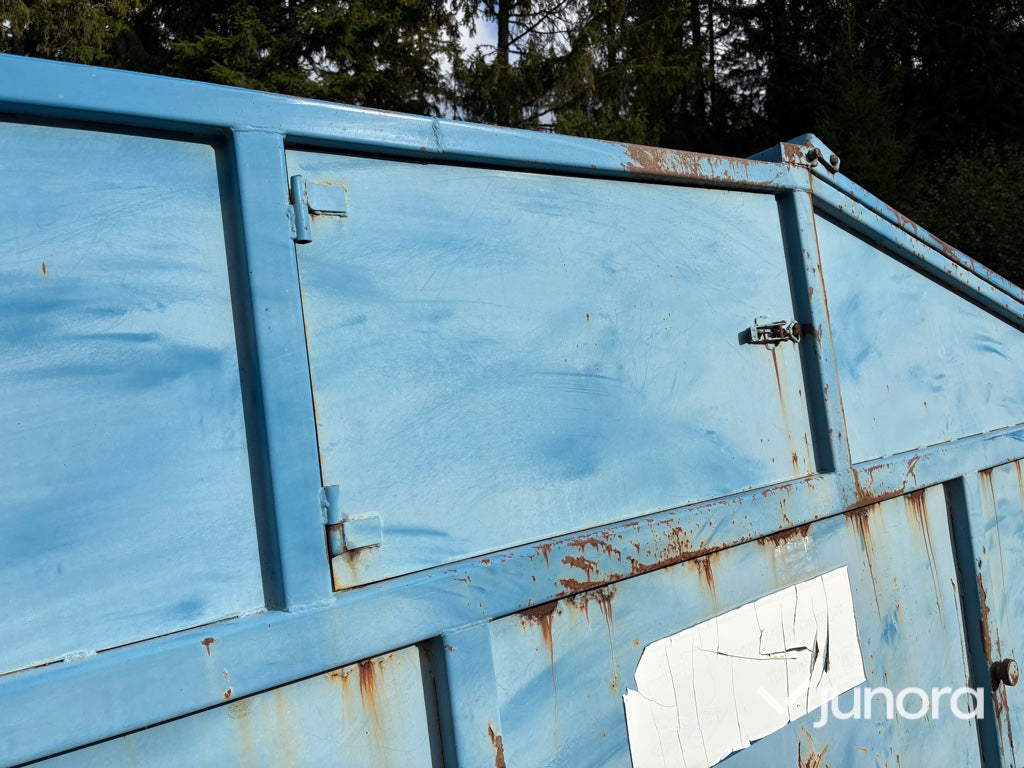 Täckt liftdumpercontainer 10 m3