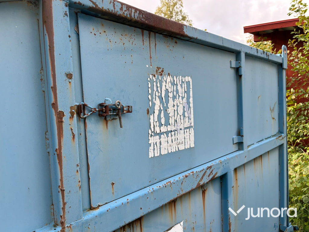 Täckt liftdumpercontainer 10 m3