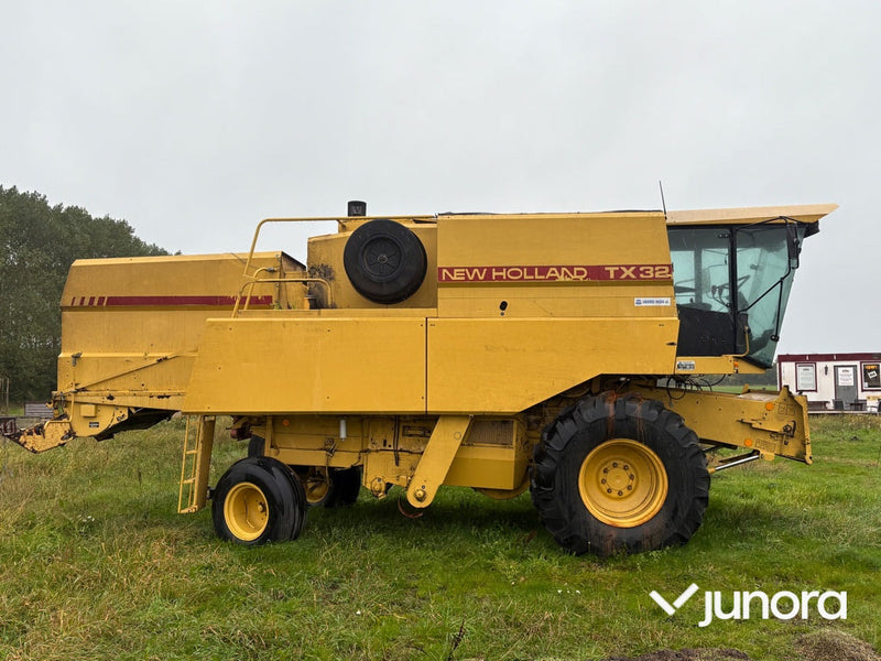 Skördetröska New Holland TX32 17 fot