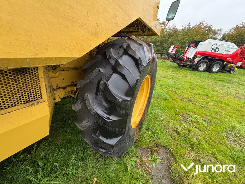 Skördetröska New Holland TX32 17 fot