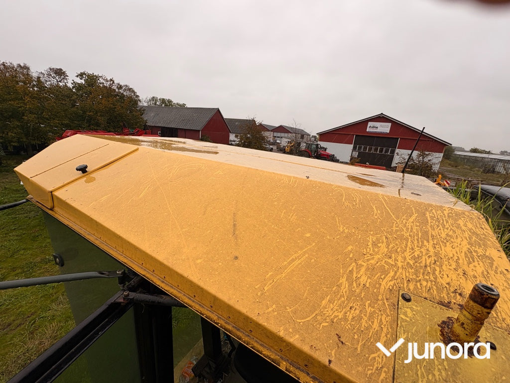 Skördetröska New Holland TX32 17 fot