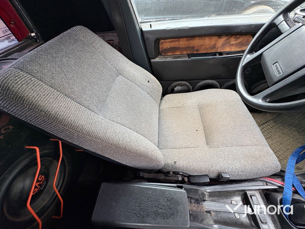 A-Traktor Volvo 740