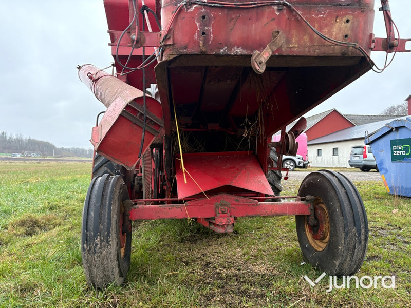 Skördetröska - MF 31