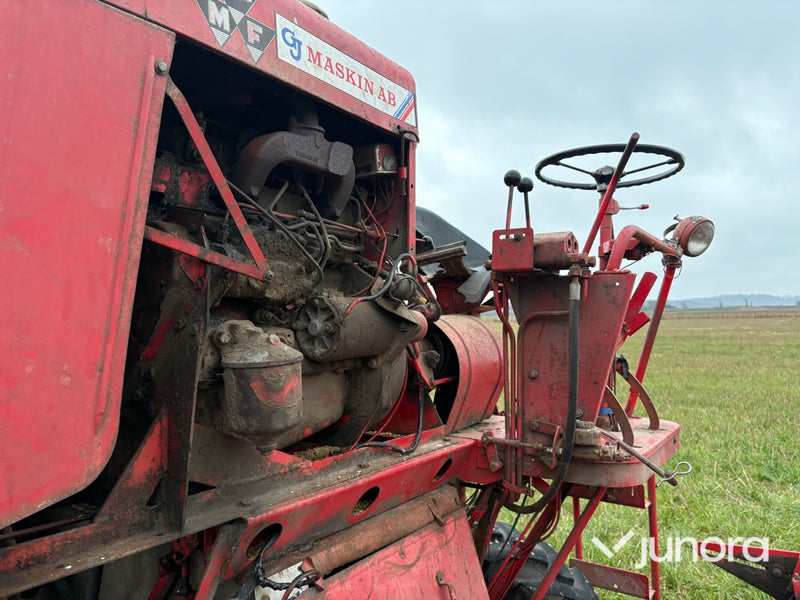 Skördetröska - MF 31