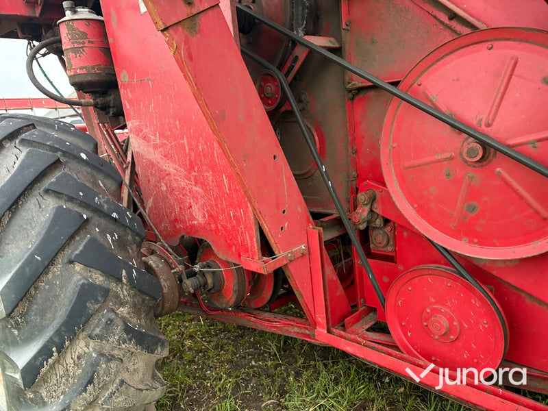 Skördetröska - MF 31