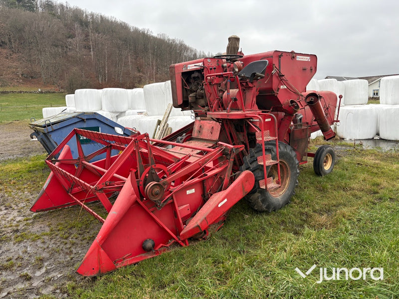 Skördetröska - MF 31
