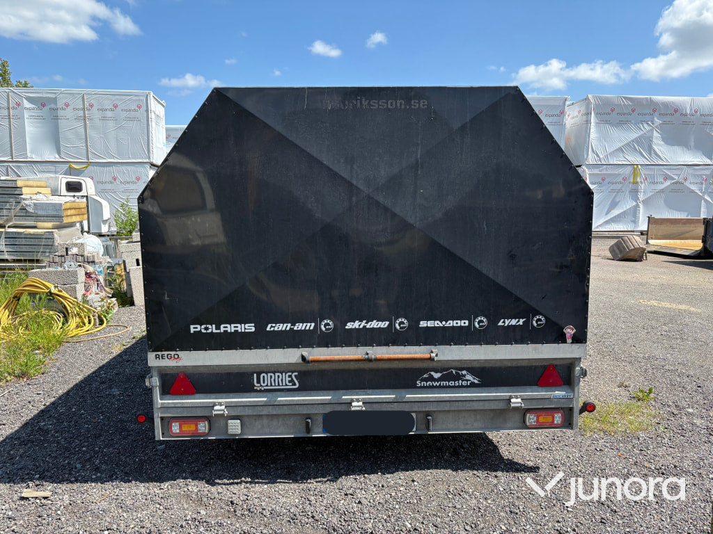 Släpvagn Lorries Snowmaster TT495-i med kåpa