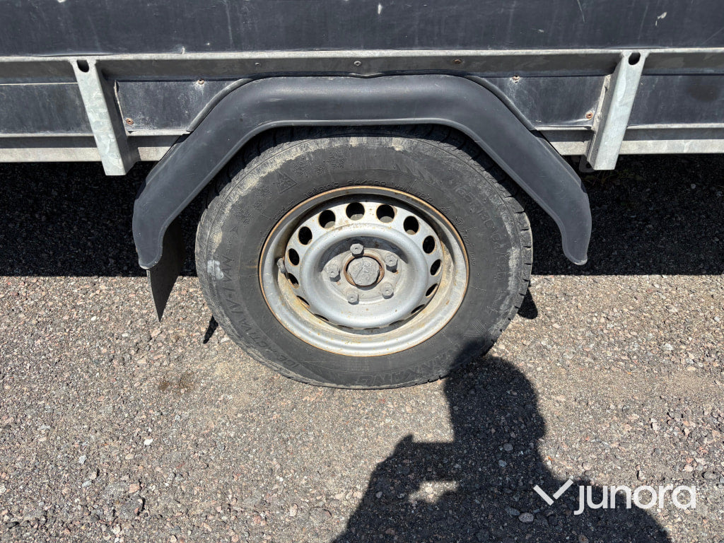 Släpvagn Lorries Snowmaster TT495-i med kåpa