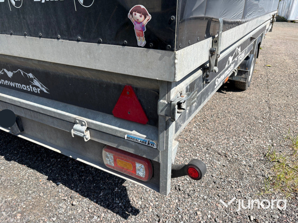 Släpvagn Lorries Snowmaster TT495-i med kåpa