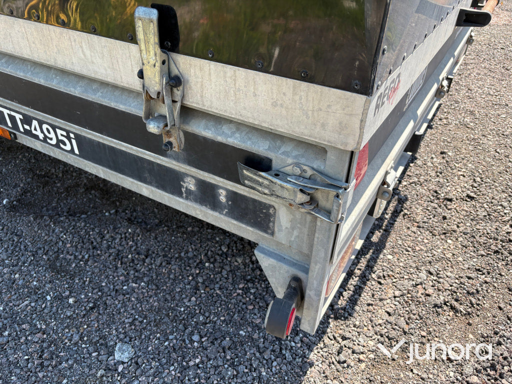 Släpvagn Lorries Snowmaster TT495-i med kåpa