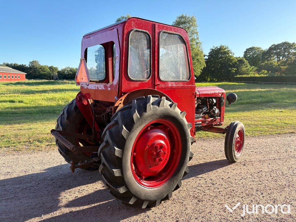 Volvo BM 320 Buster