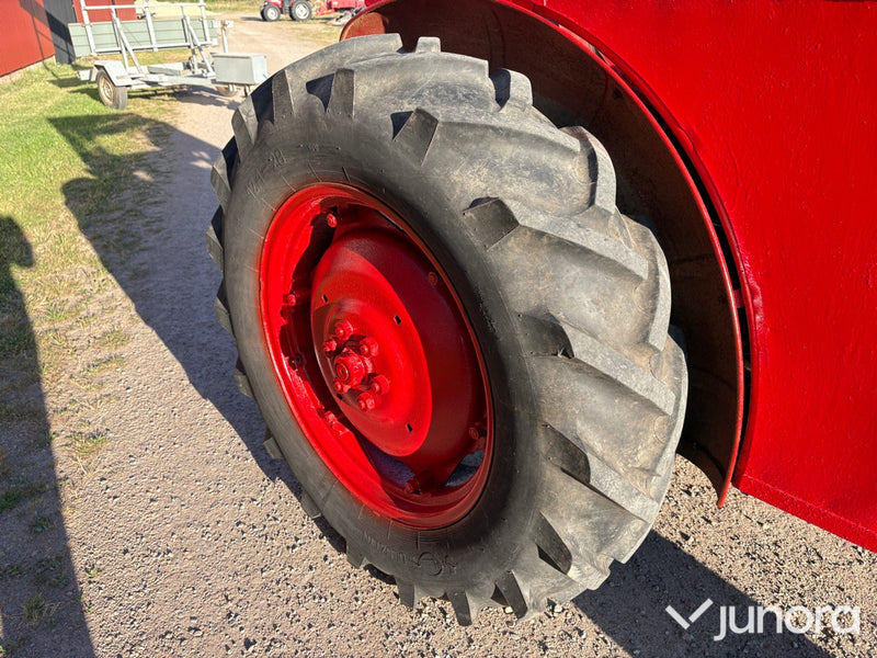 Volvo BM 320 Buster