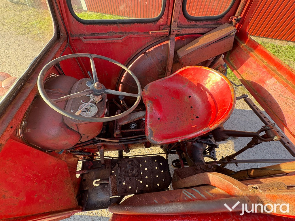 Volvo BM 320 Buster
