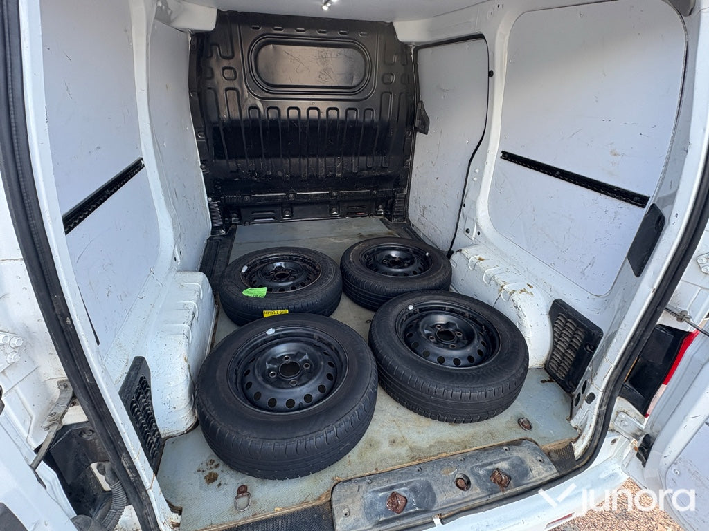 Nissan NV200