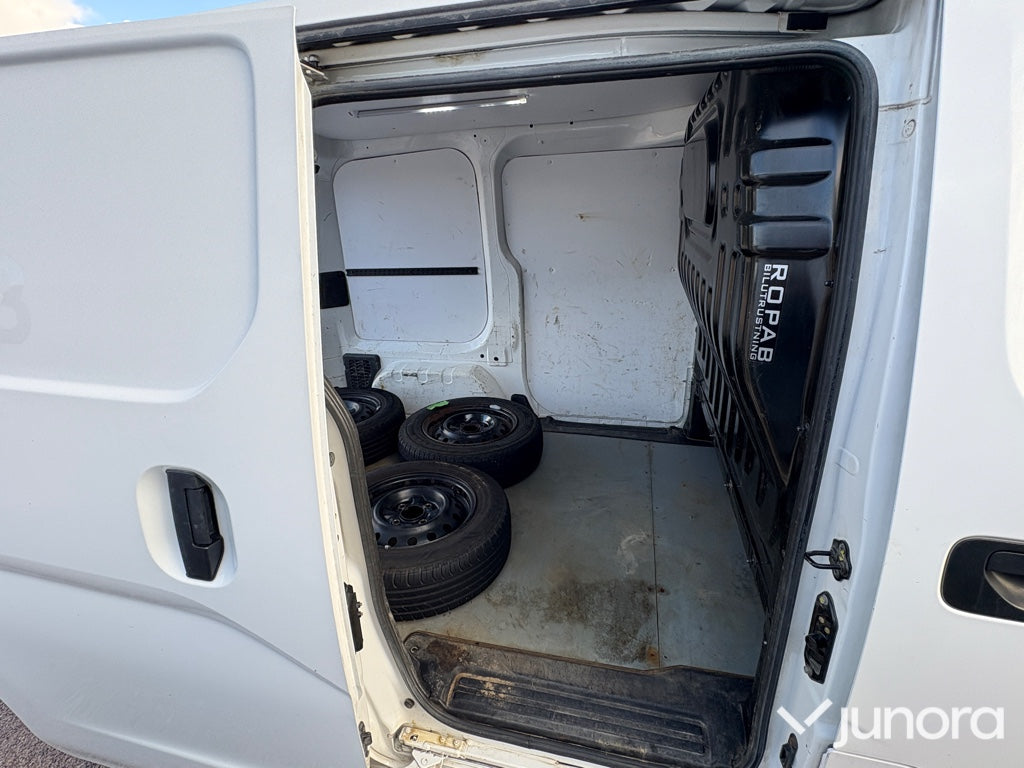 Nissan NV200