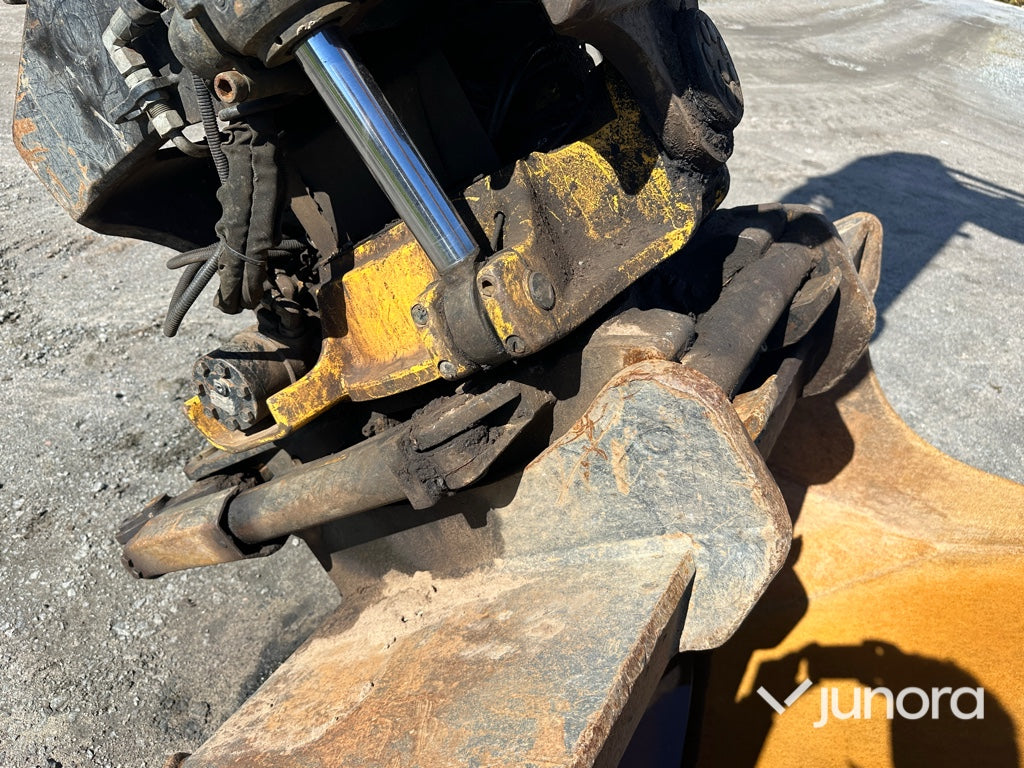 Grävmaskin - JCB, 220 LC