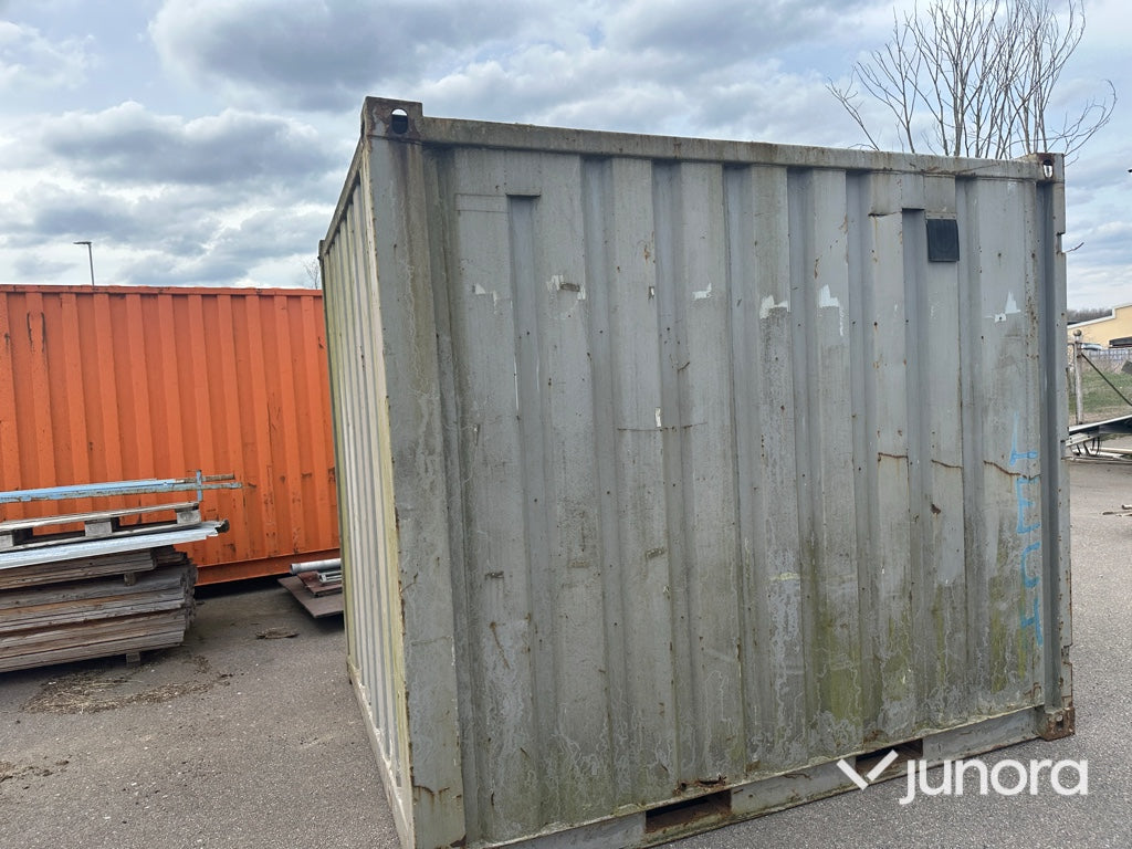 Container