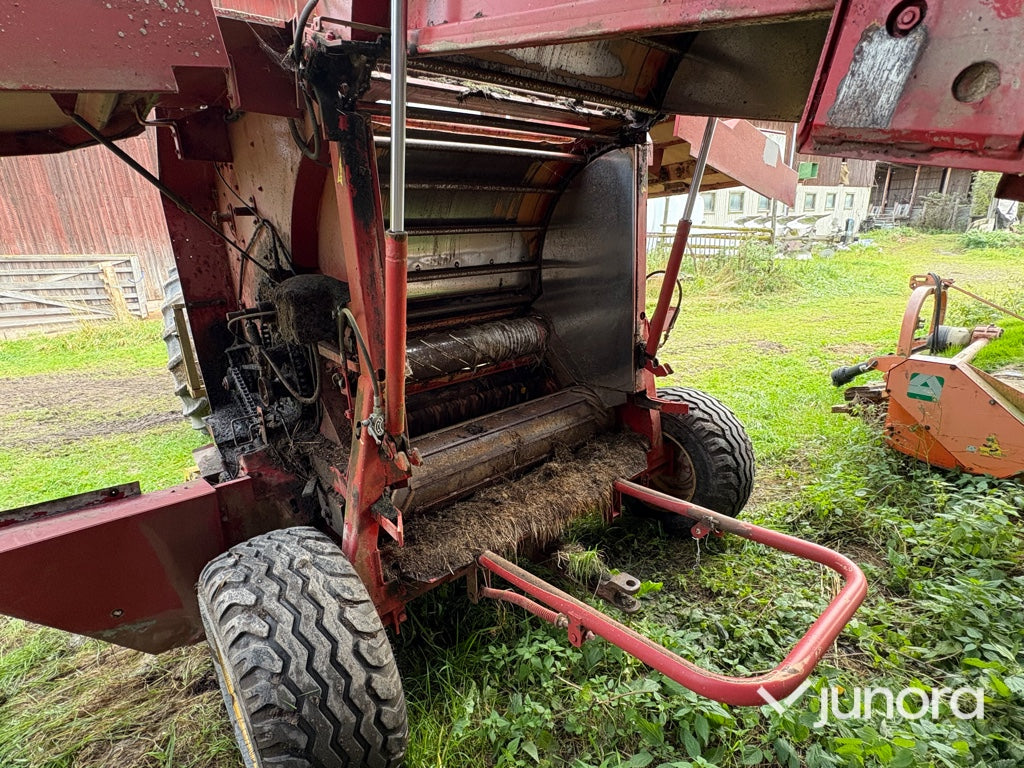 Rundbalspress New Holland 544 Cropcutter