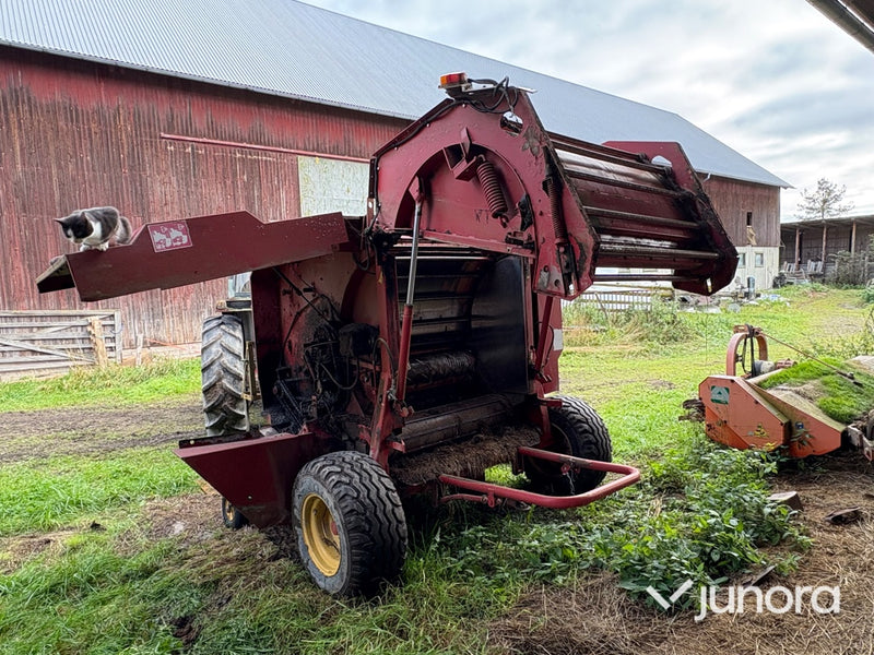 Rundbalspress New Holland 544 Cropcutter
