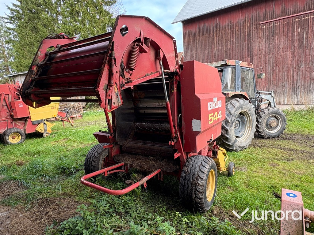 Rundbalspress New Holland 544 Cropcutter