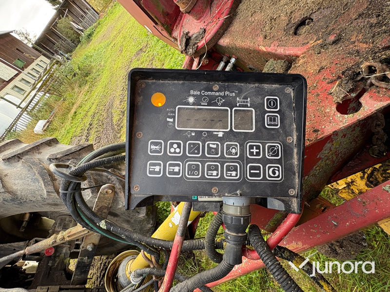 Rundbalspress New Holland 544 Cropcutter