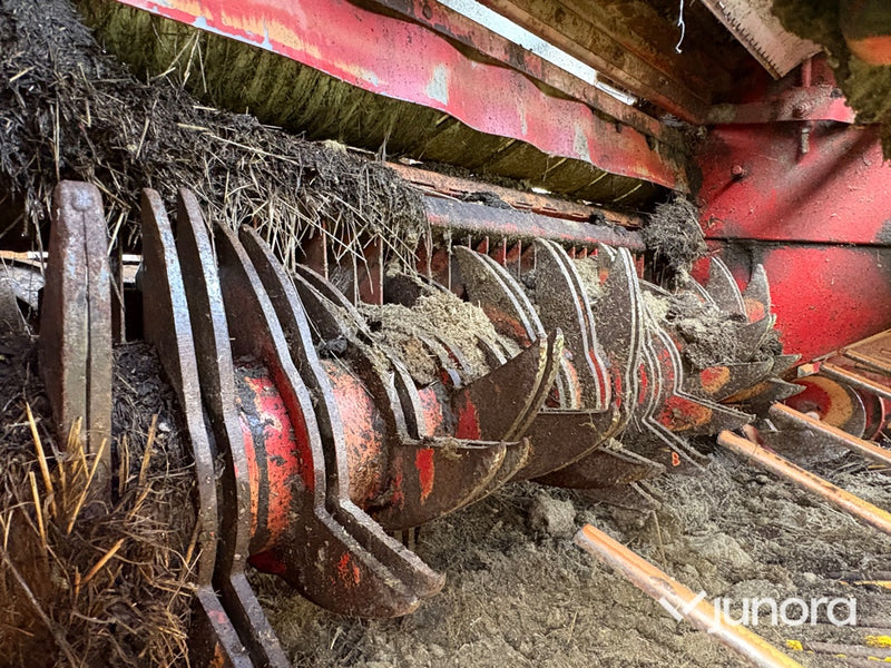 Rundbalspress New Holland 544 Cropcutter