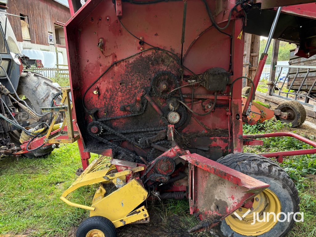Rundbalspress New Holland 544 Cropcutter