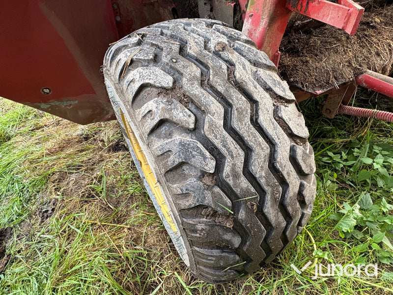 Rundbalspress New Holland 544 Cropcutter