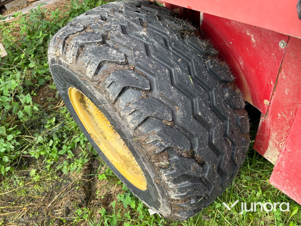 Rundbalspress New Holland 544 Cropcutter