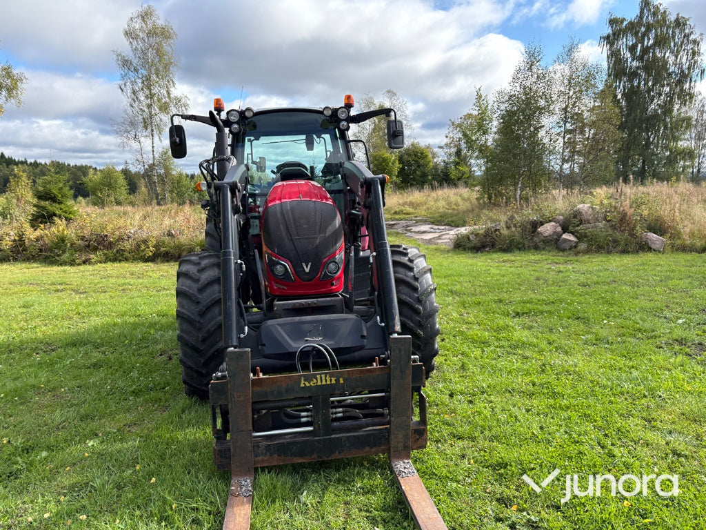 Traktor med lastare