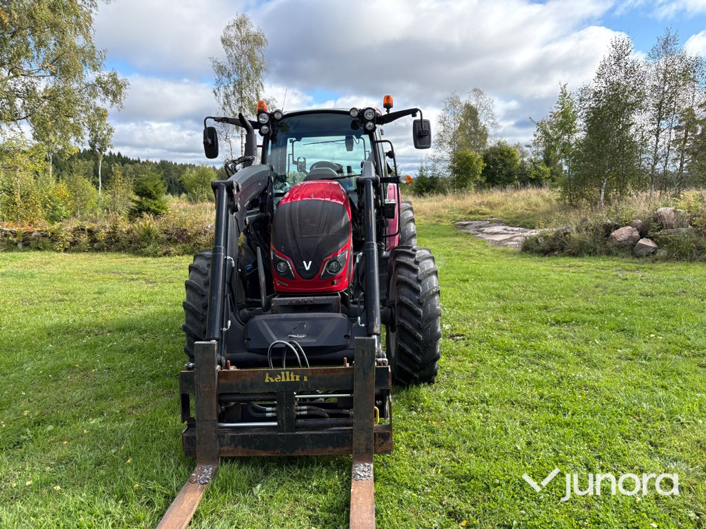Traktor med lastare