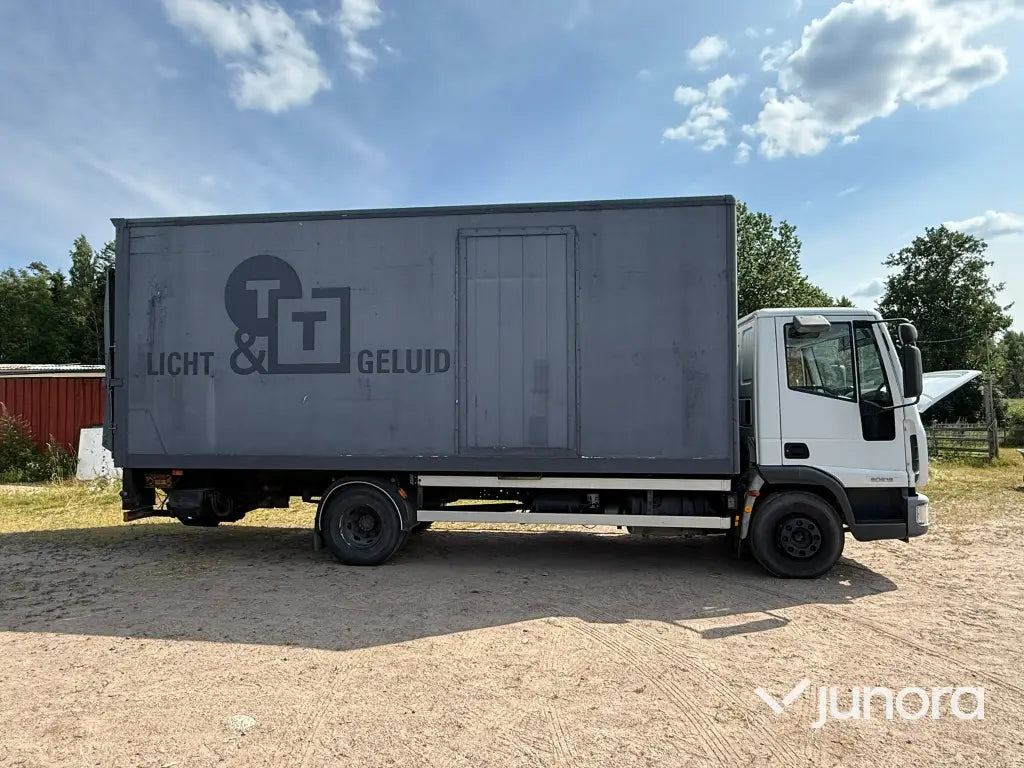 Lastbil - Iveco 80E18 med högt skåp