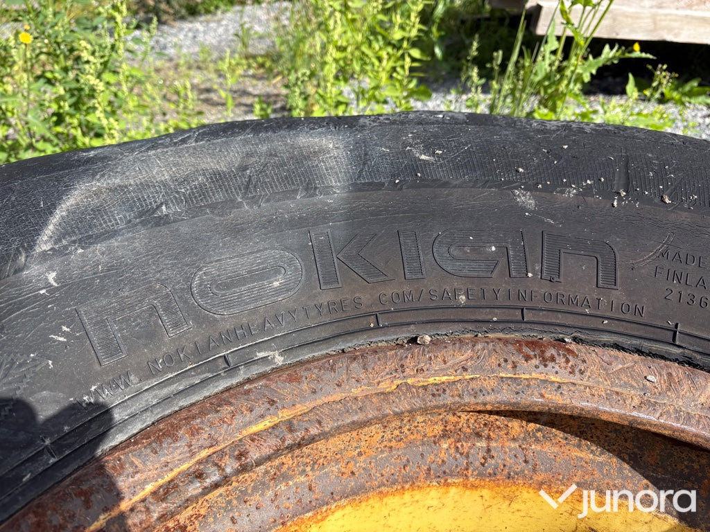 Däck med fälg Nokian 750/55-26.5