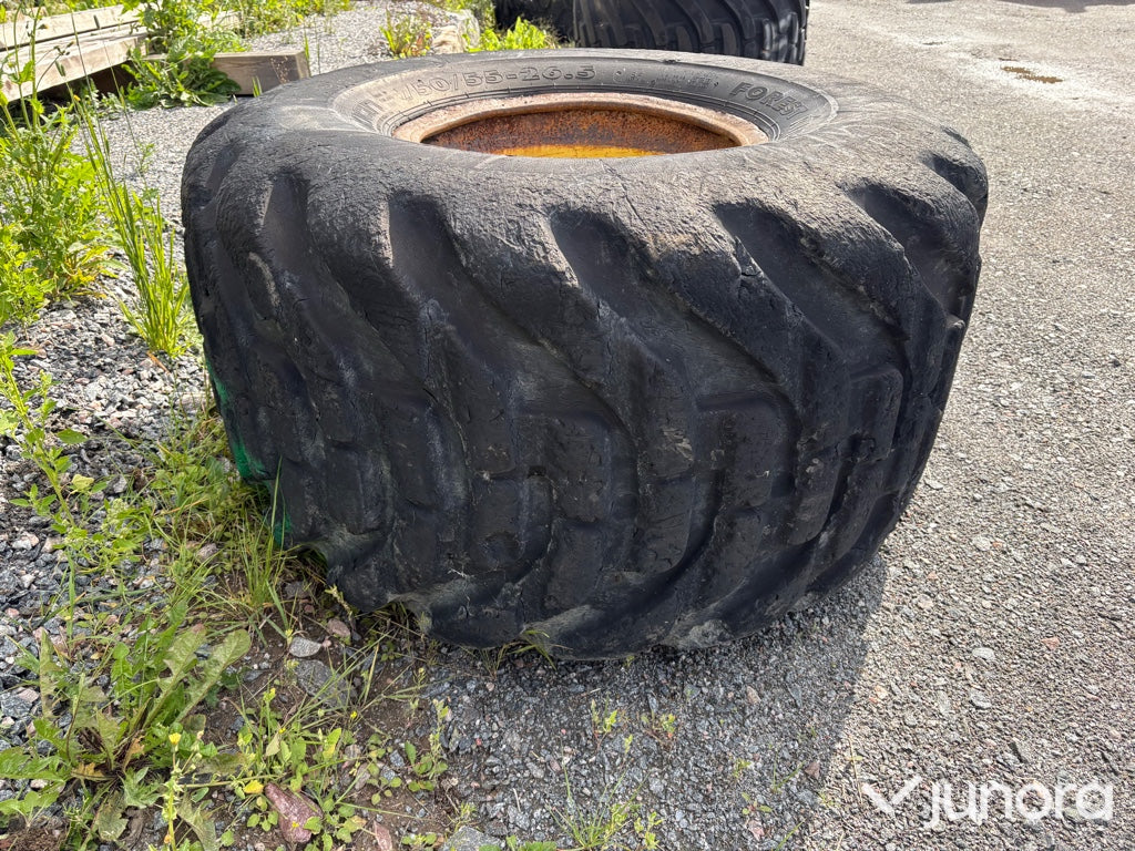 Däck med fälg Nokian 750/55-26.5