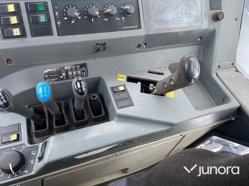 Traktor - Valtra Valmet 6850-4