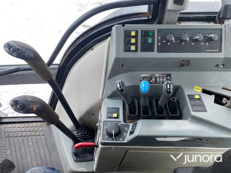 Traktor - Valtra Valmet 6850-4