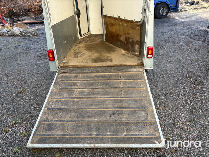 Hästtransport - Thule 150 E5