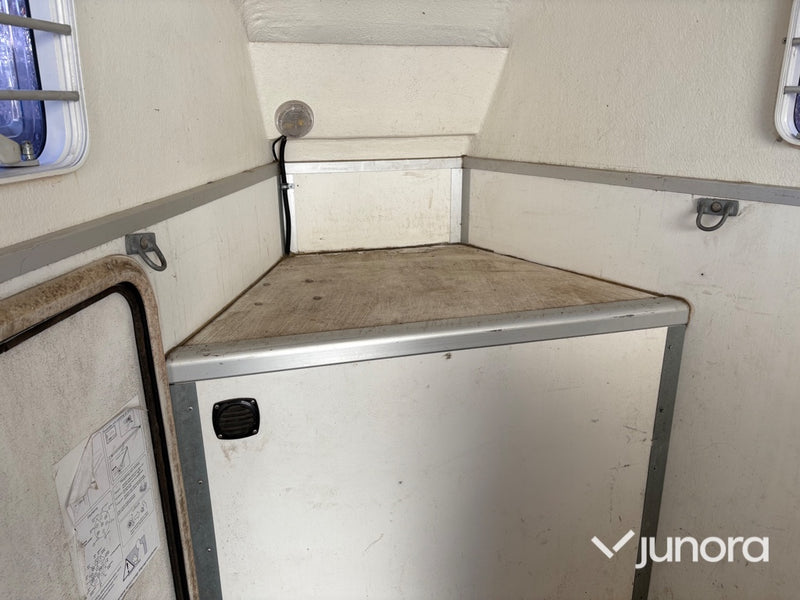 Hästtransport - Thule 150 E5