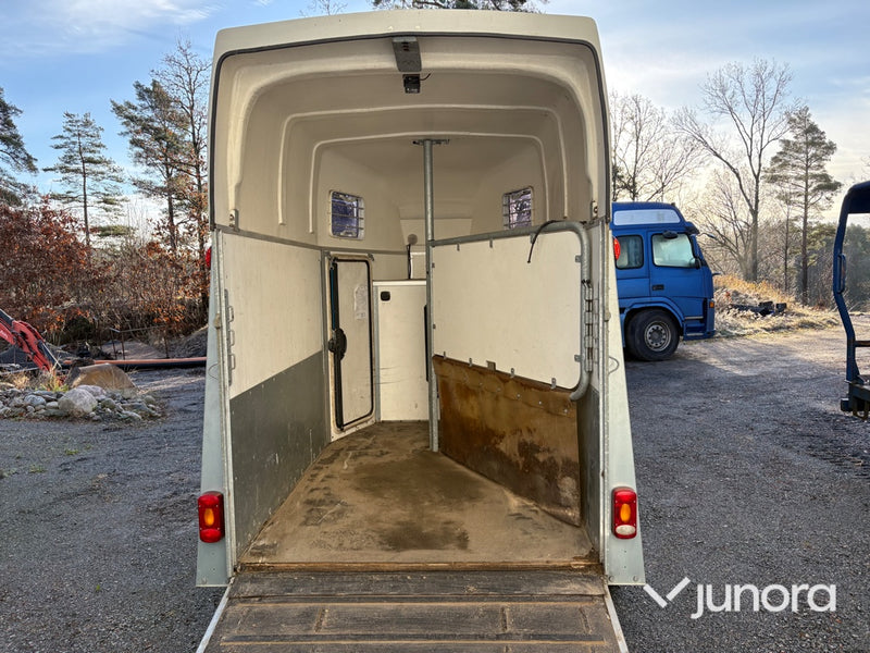 Hästtransport - Thule 150 E5