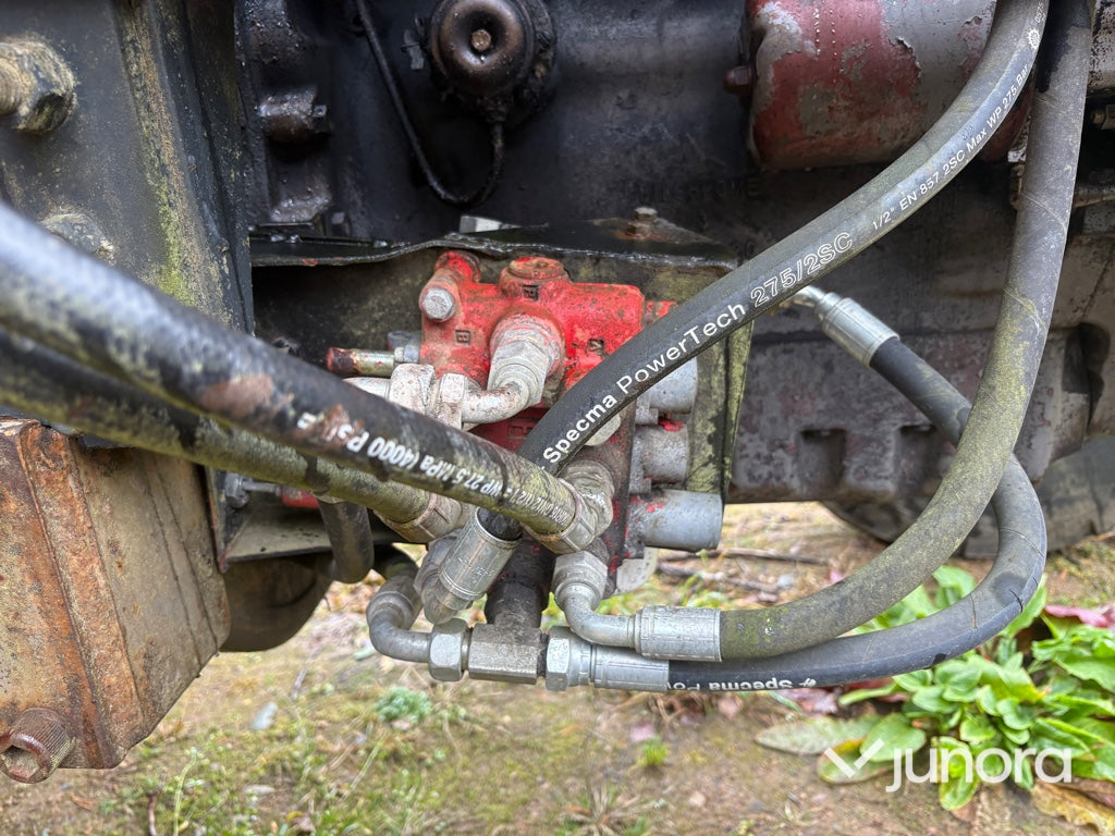 Traktor Massey Ferguson 175 S