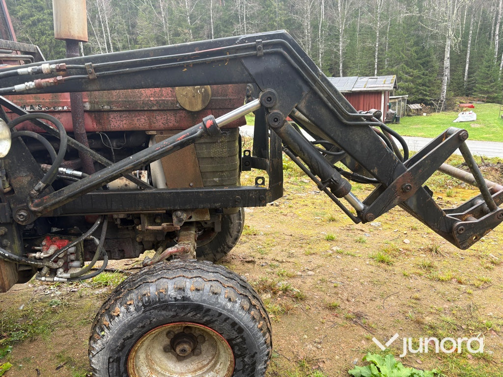 Traktor Massey Ferguson 175 S