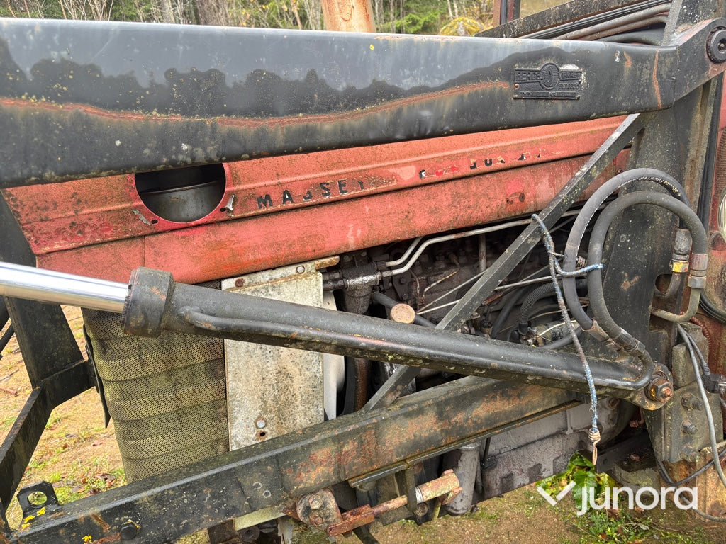Traktor Massey Ferguson 175 S