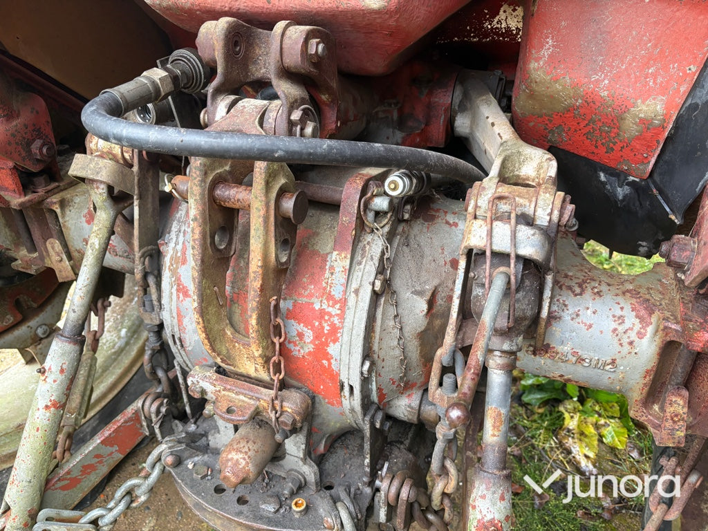 Traktor Massey Ferguson 175 S
