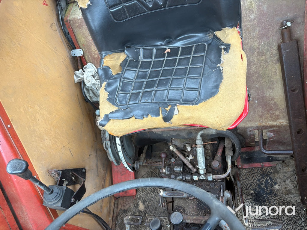 Traktor Massey Ferguson 175 S