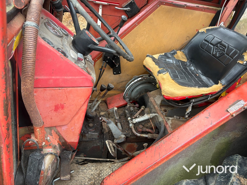 Traktor Massey Ferguson 175 S