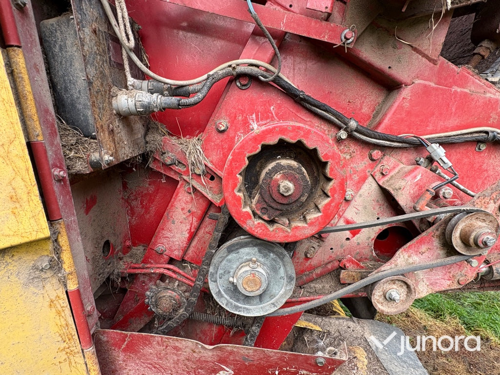 Rundbalspress - New Holland, 865